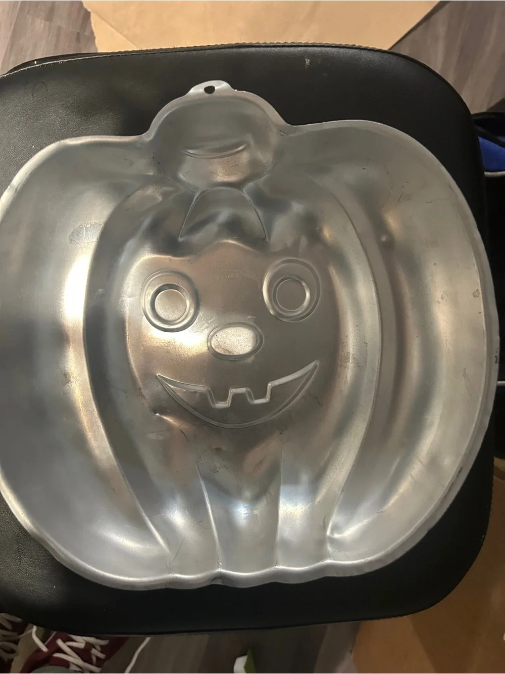 1987 Wilton Silver Pumpkin Cake Pan